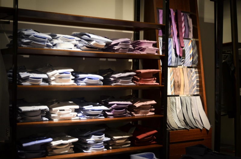 vente-SEILLANS-min_shirts_exhibition_shop_shopping_shelf_buy_business_clothing-940715